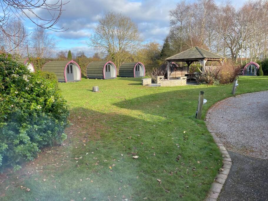 Belle Vista Glamping & Camping ヨーク エクステリア 写真